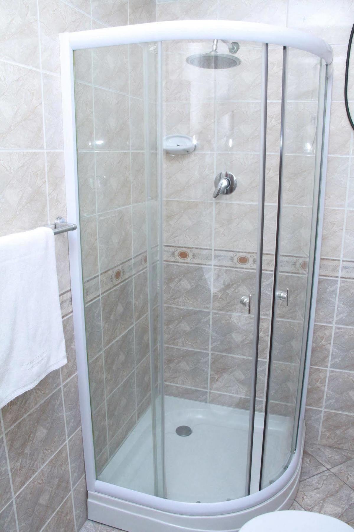 Solmile Family Guest House Addis Ababa Bagian luar foto
